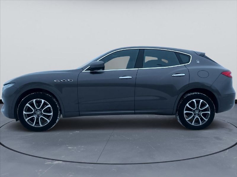 Maserati Levante 3,0 D,Tažné,2x sada Kol - fotka 5 z 21