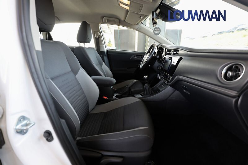 Toyota Auris ACTIVE TREND - fotka 13 z 19