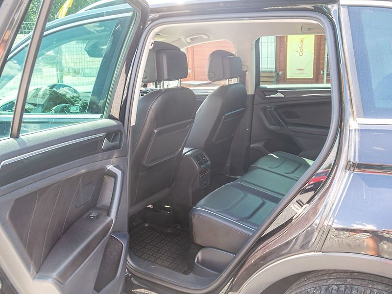 Volkswagen Tiguan (2019) 12/19 ČR 2.0BI-TDI 176KW HIGHL - fotka 40 z 59
