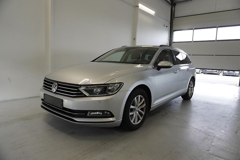 Volkswagen Passat (2019) PASSAT  1,5 TSI FACELIFT AUT. - fotka 1 z 30