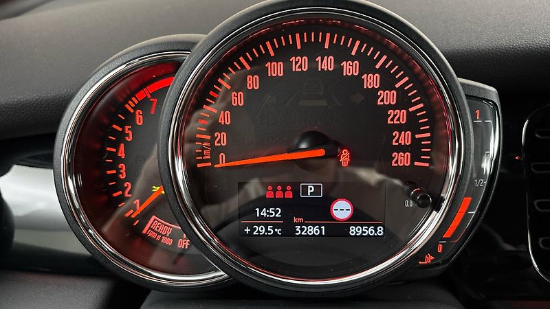 Mini Cooper S 2.0 AUT - fotka 10 z 23