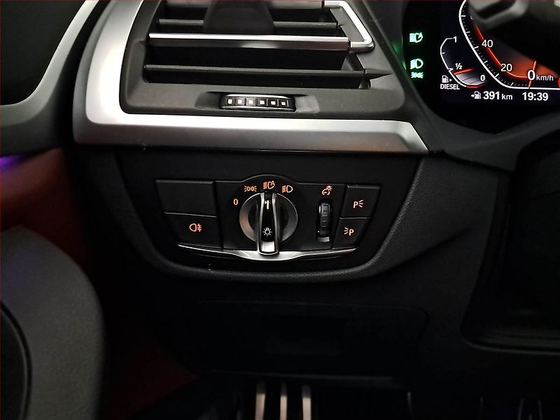 BMW X3 (2022) xDrive20d - fotka 19 z 26