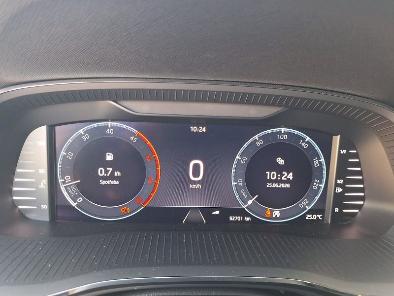 Škoda Octavia (2023) COMBI / 2.0 TDI / 85 kW / 6MP - fotka 12 z 33