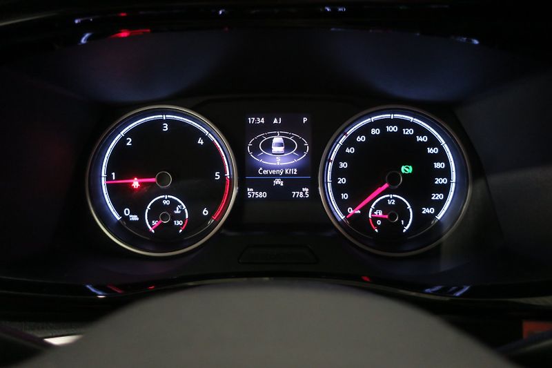 Volkswagen T6.1 (2023) 2.0TDI 110 kW Beach Tour LED - fotka 19 z 50