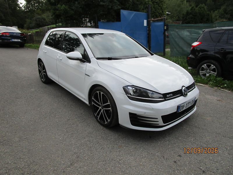 Volkswagen Golf (2015) 7 GTD 2,0  - fotka 3 z 18