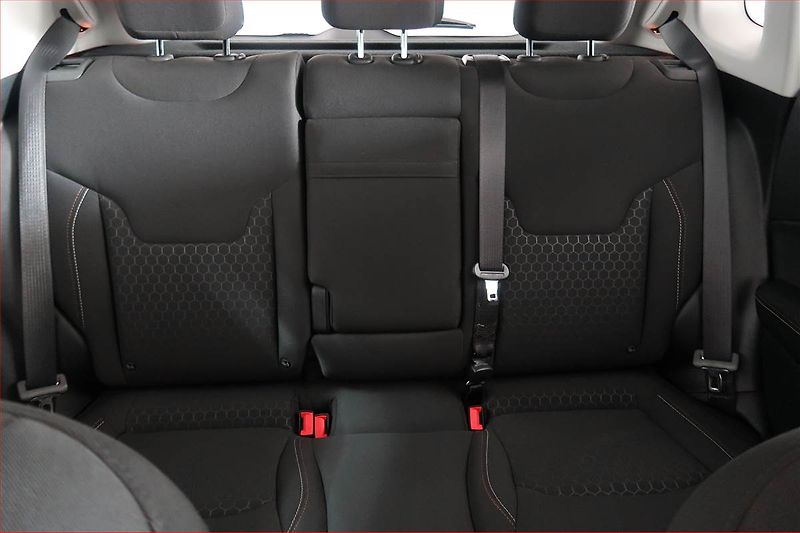 Jeep Compass (2018) 1.4 MultiAir, ČR,1.maj - fotka 10 z 17