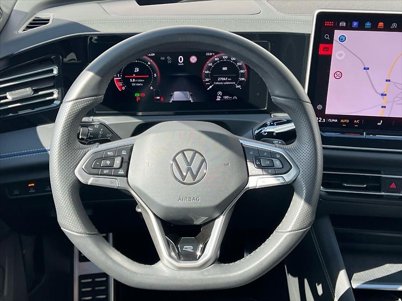 Volkswagen Tiguan 2,0 TDi 142kW 4Motion R-LINE - fotka 15 z 34