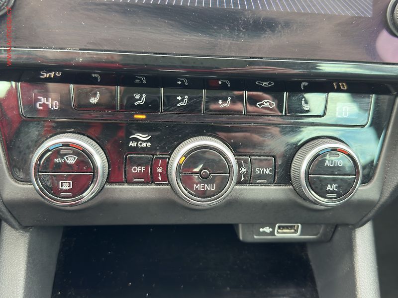 Škoda Octavia (2018) 2.0 TDi, DSG, LED, AC - fotka 19 z 24