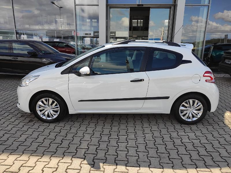 Peugeot 208 (2013) 1.2i 92k MAN5 nové CZ po STK - fotka 11 z 22