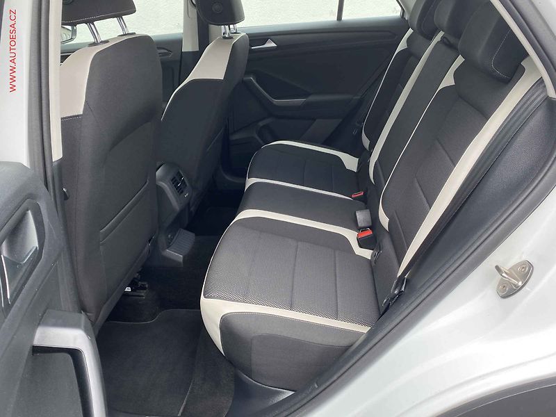 Volkswagen T-Roc (2020) 1.5 TSi, Highline, DSG, LED - fotka 10 z 18