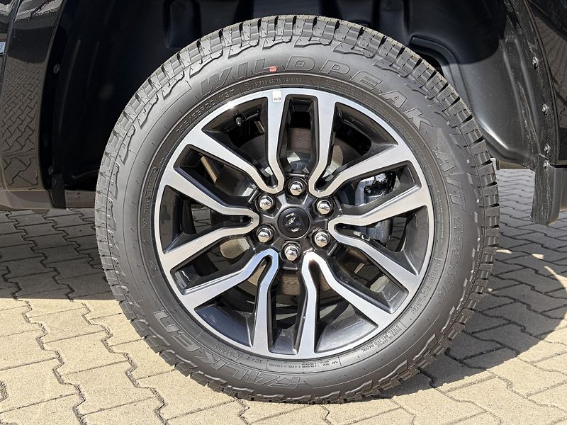 RAM 1500 (2026) Limited 5.7 V8 HEMI 2026 - fotka 9 z 37