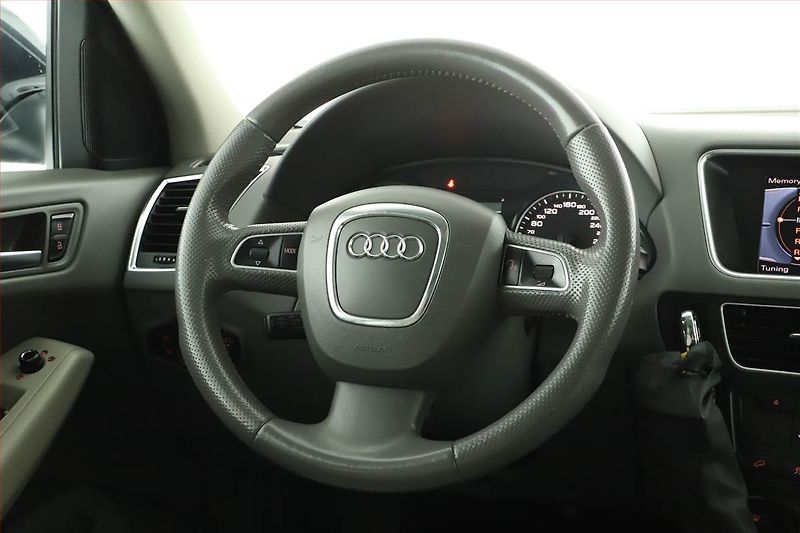 Audi Q5 (2012) Exclusive 3.0 TDI, 4X4 - fotka 15 z 18