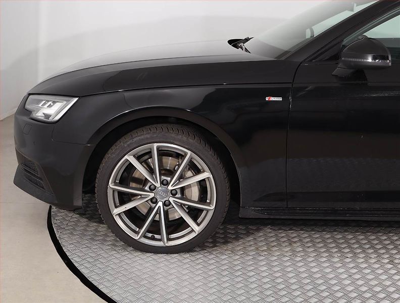 Audi A4 (2018) 3.0 TDI, 4X4, Automat - fotka 15 z 21