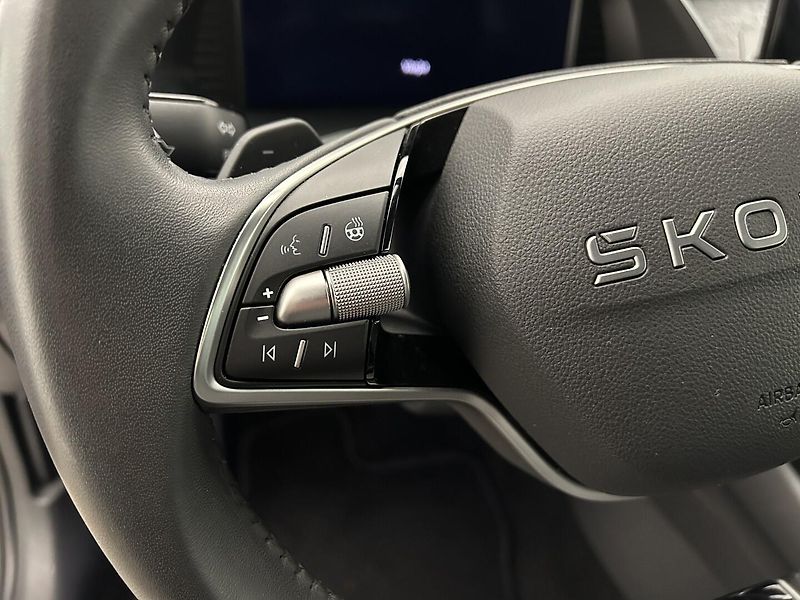 Škoda Octavia 1.5 TSI Top selection - fotka 11 z 26