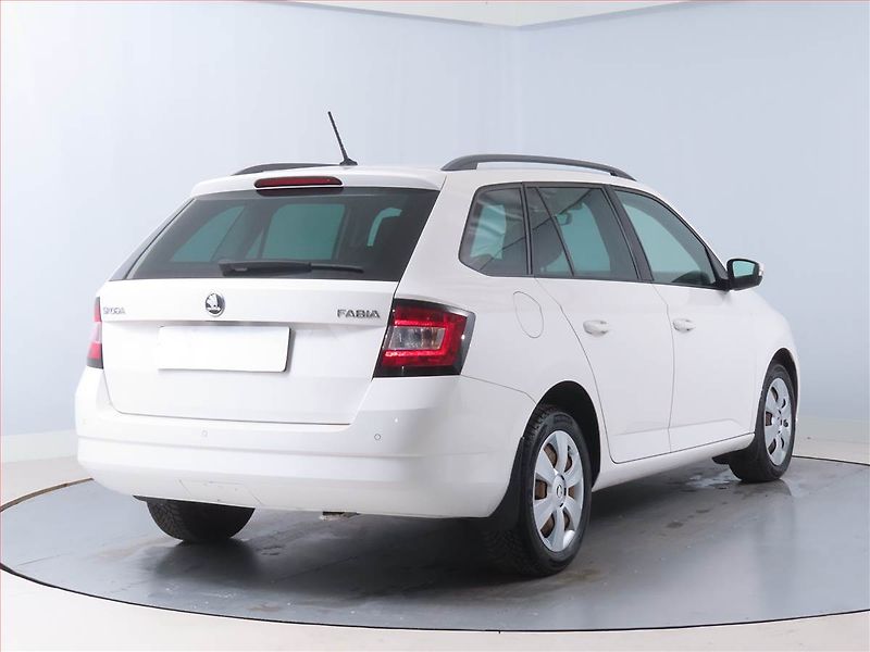 Škoda Fabia (2013) Monte Carlo 1.2 TSI - fotka 5 z 14