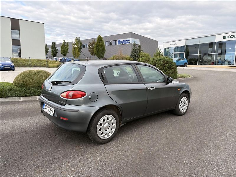 Alfa Romeo 147 1,9 JTD 85kW - fotka 6 z 21
