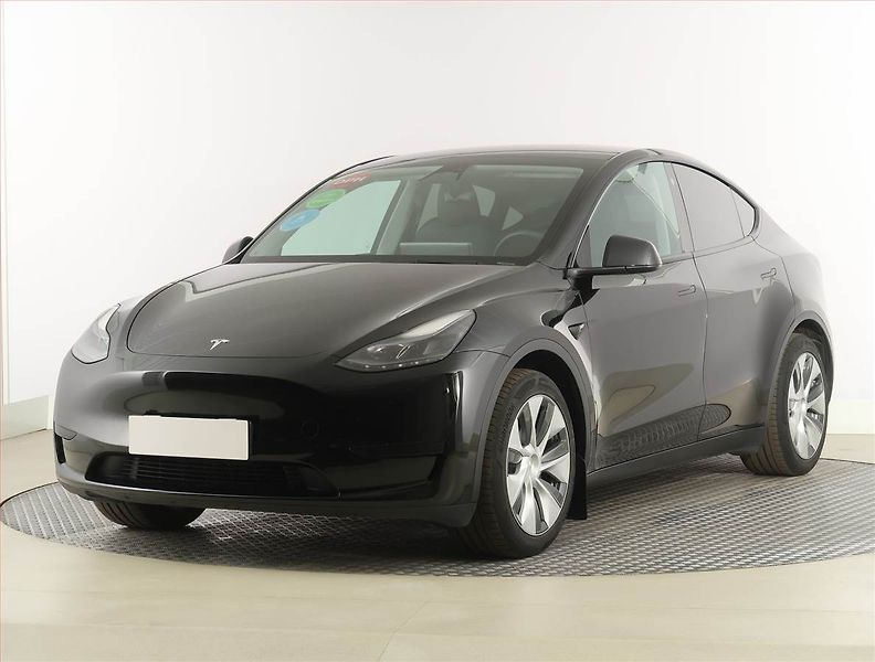 Tesla Model Y (2022) RWD LFP 60kWh, SoH 95% - fotka 2 z 33