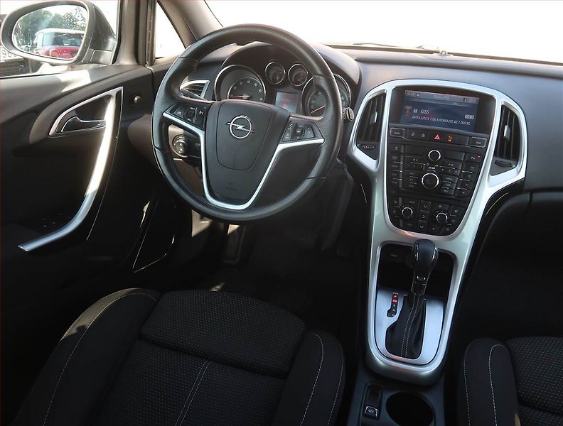 Opel Astra (2011) 1.4 T, Automat, Navi, Xenony - fotka 7 z 20