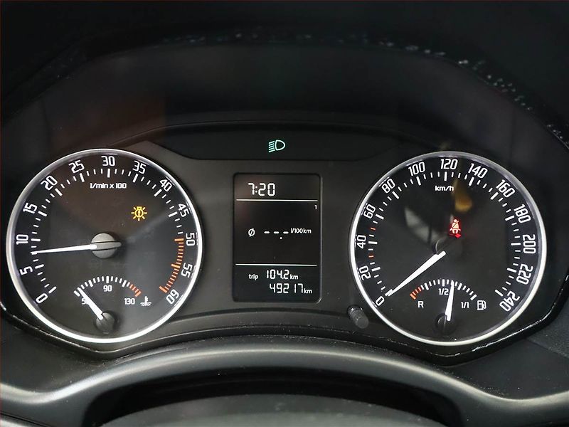 Škoda Octavia (2012) 2.0 TDI, Serv.kniha - fotka 9 z 14