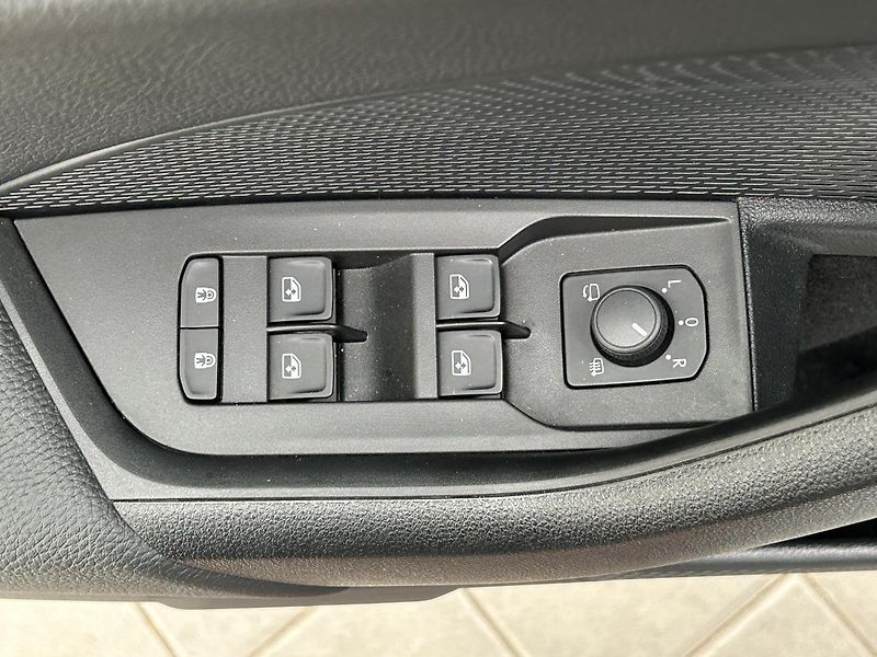 Škoda Octavia 2.0 TSI 4x4 SportLine - fotka 18 z 28