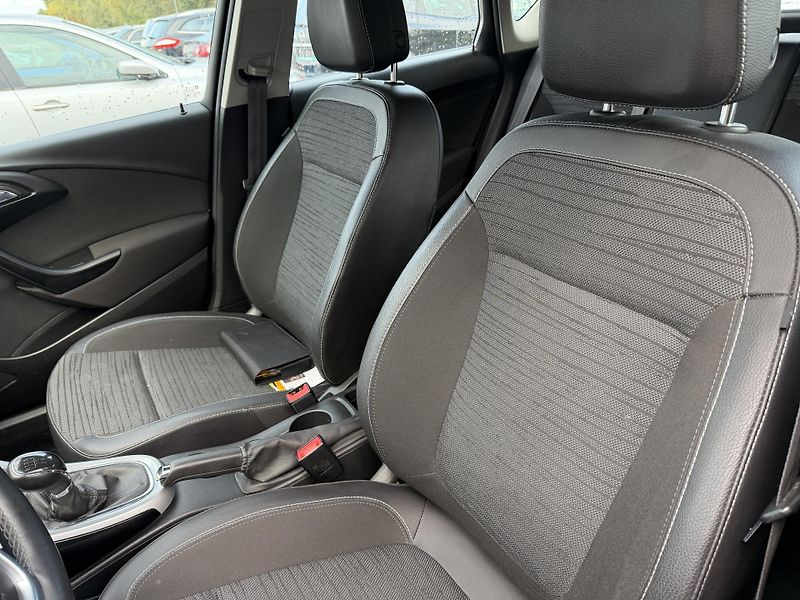 Opel Astra 1.6i - fotka 15 z 22
