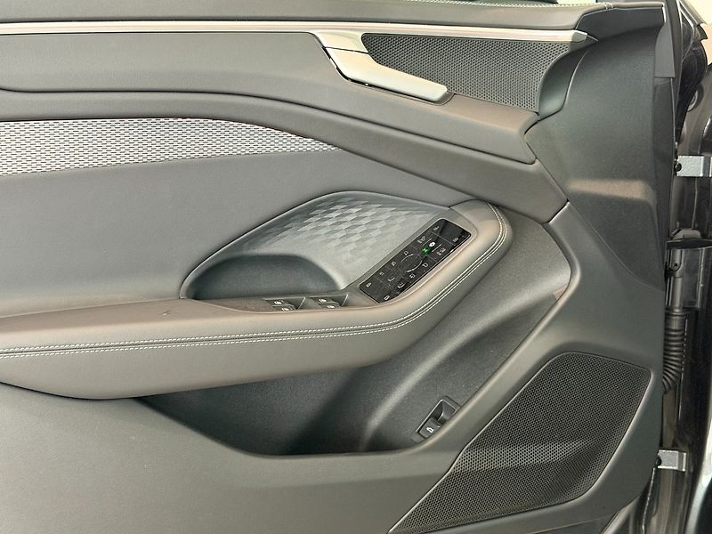 Audi A6 TDI q S-Line Tech Pro NezT 360 - fotka 9 z 22