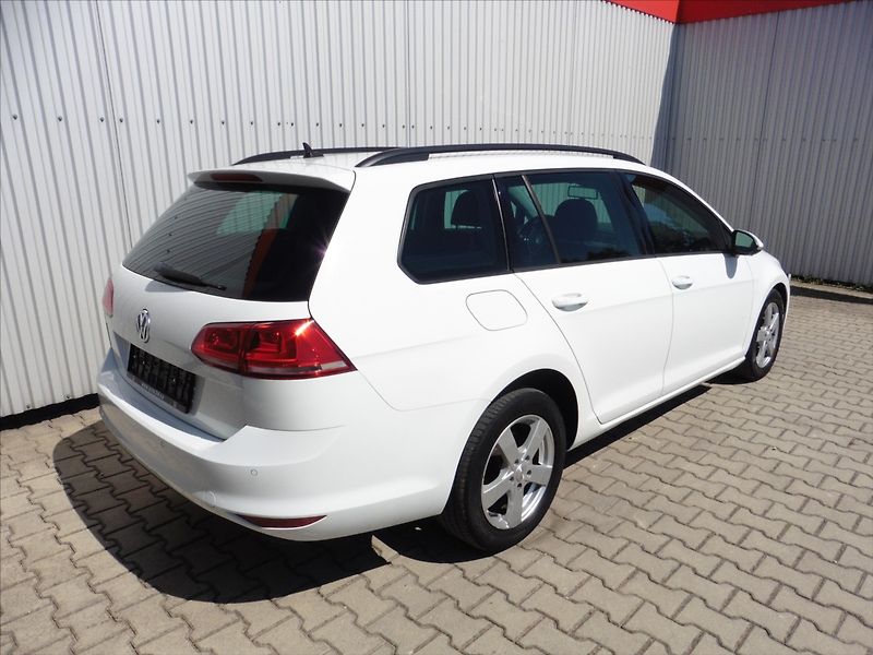 Volkswagen Golf 1,6 1,6 TDI Comfortline 4Mot - fotka 15 z 15