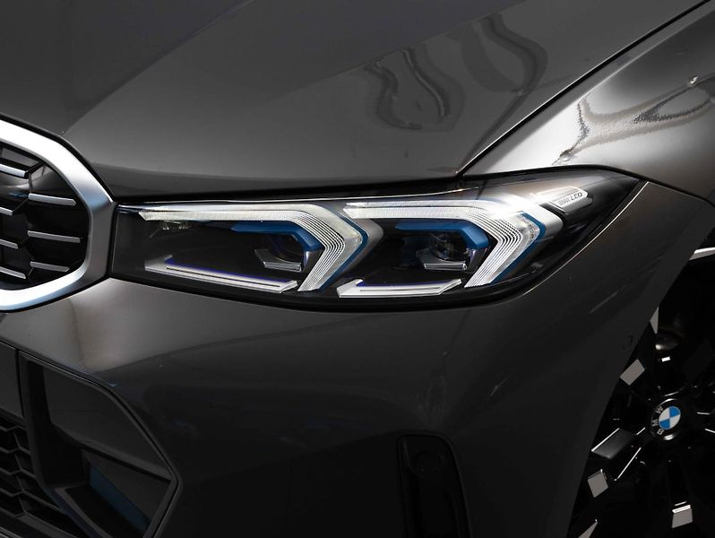 BMW Řada 3 M340i xDrive Touring - fotka 8 z 23