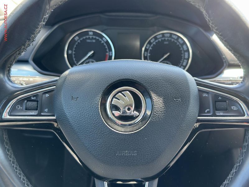 Škoda Superb (2016) 2.0 TDi, ČR, DSG, bixen - fotka 12 z 19
