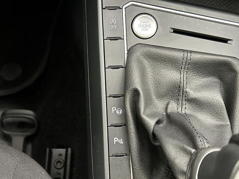 Volkswagen Polo 1.0 TSi R-Line - fotka 19 z 27
