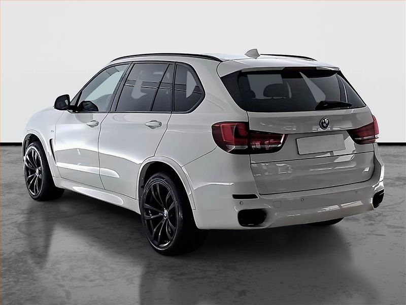 BMW X5 (2014) M Paket xDrive30d, 4X4 - fotka 4 z 19