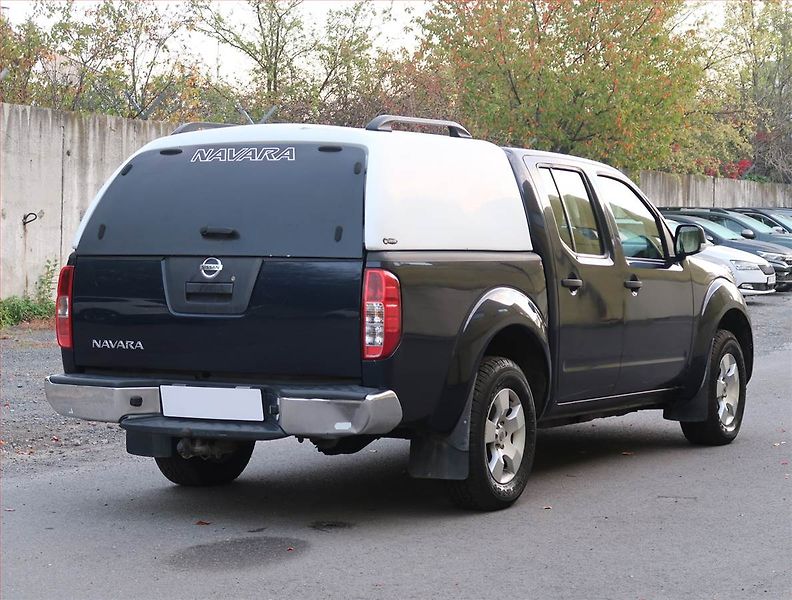 Nissan Navara (2011) 2.5 D, 4X4, Vyhř. sedaček - fotka 5 z 19