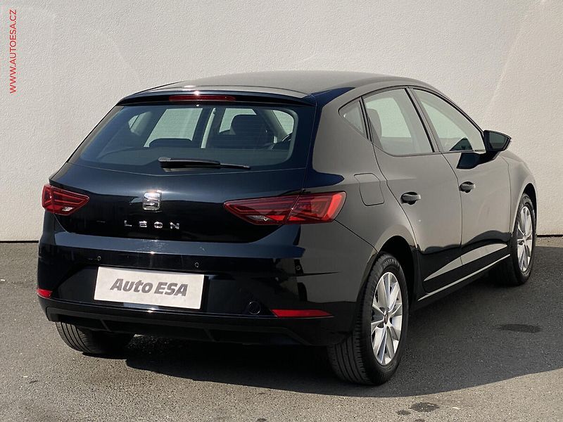 Seat Leon (2019) 1.5 TSi, Style, LED, +kola - fotka 4 z 18
