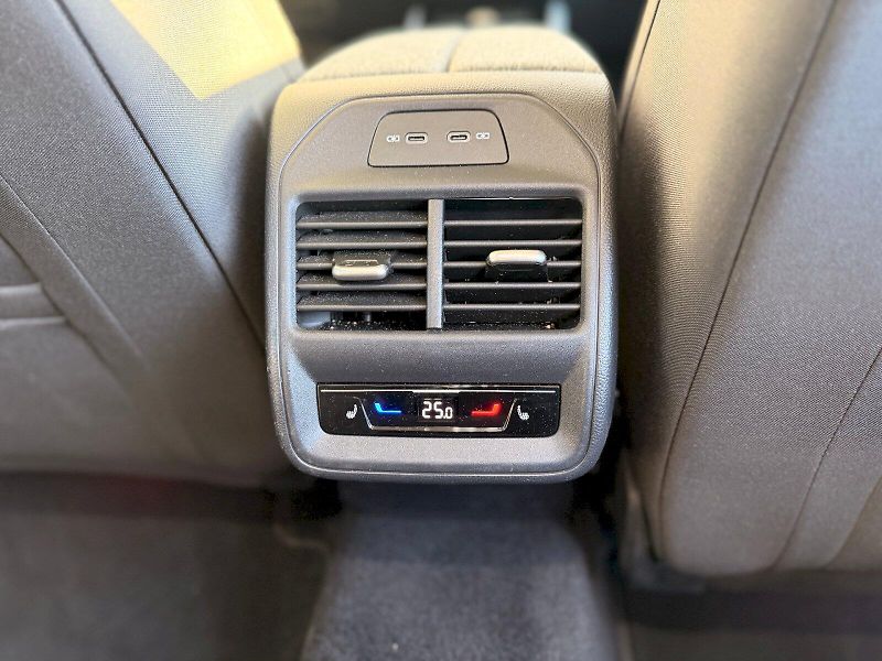 Škoda Superb (2025) COMBI SELEC TD 110/2.0 A7F - fotka 11 z 34