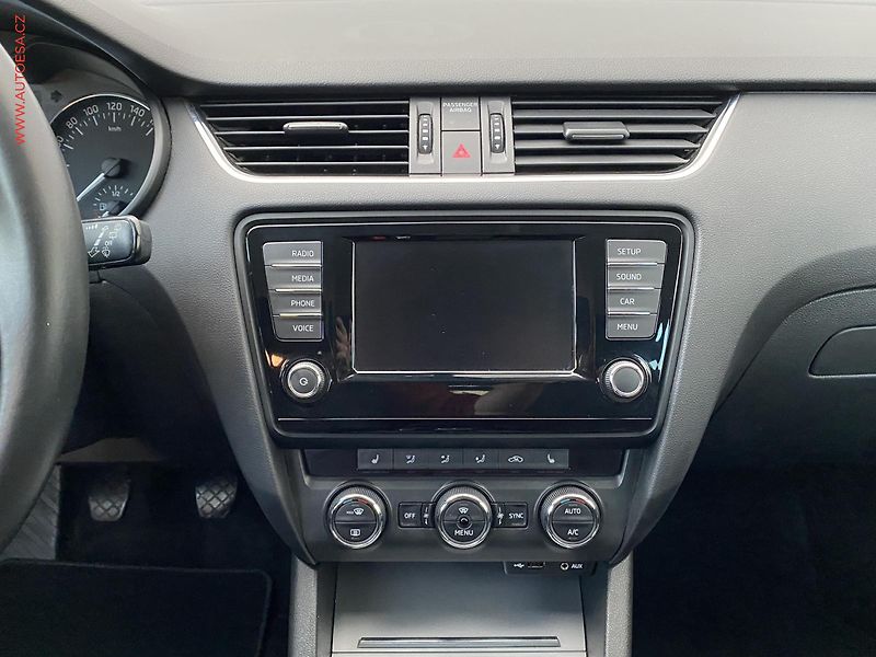 Škoda Octavia (2015) 1.6 TDI, ČR, AC, výhřev sed. - fotka 12 z 17
