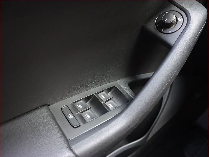 Škoda Octavia (2019) 1.6 TDI, Automat, Navi - fotka 17 z 20