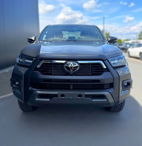 Toyota Hilux Invincible - fotka 4 z 9