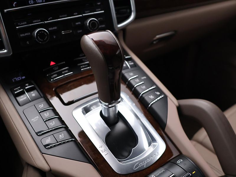 Porsche Cayenne 4.8 Turbo S 405kW DPH CZ - fotka 20 z 30