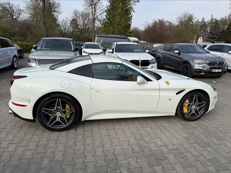 Ferrari California T 3,9 V8 412 kW - fotka 22 z 26