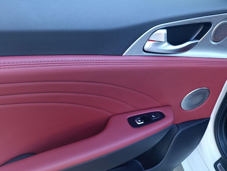 Kia Stinger (2021) 3.3. 269KW čr 1. Majitel - fotka 9 z 15