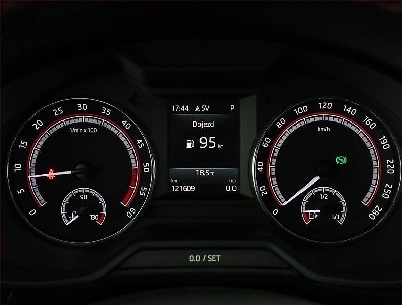 Škoda Octavia (2017) RS 2.0 TDI, Automat, Kůže - fotka 9 z 17