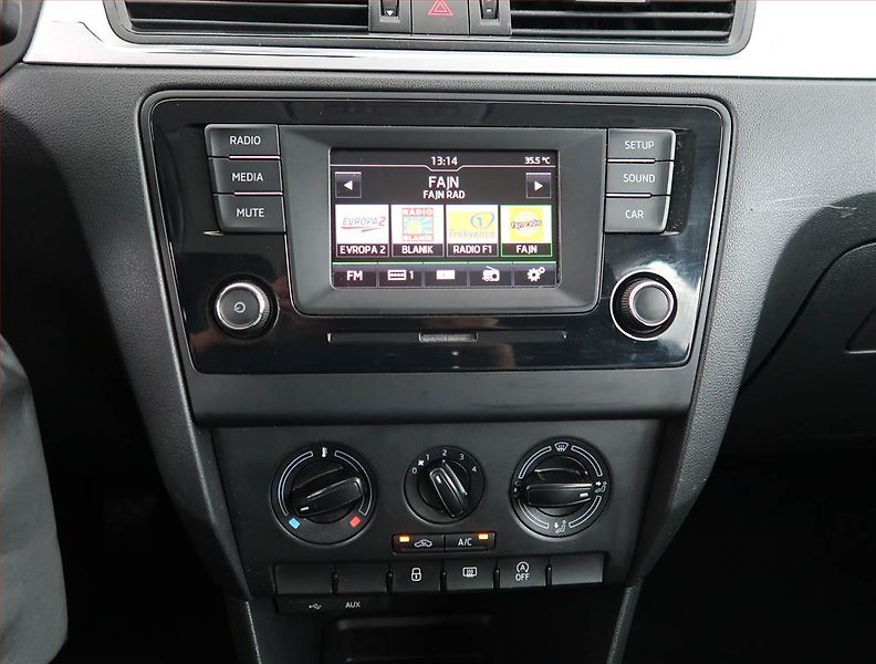 Škoda Rapid (2015) Spaceback 1.2 TSI - fotka 12 z 19