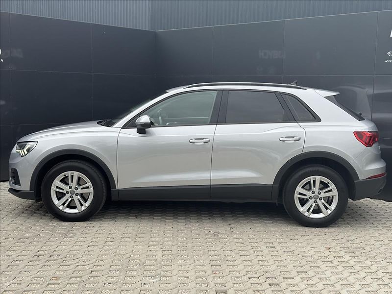 Audi Q3 2,0 40TDI quattro S tronic DPH - fotka 5 z 29