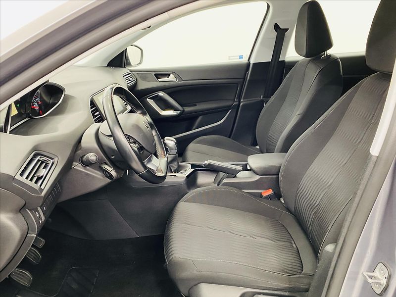 Peugeot 308 1,2 PureTech 60kW Active - fotka 5 z 28