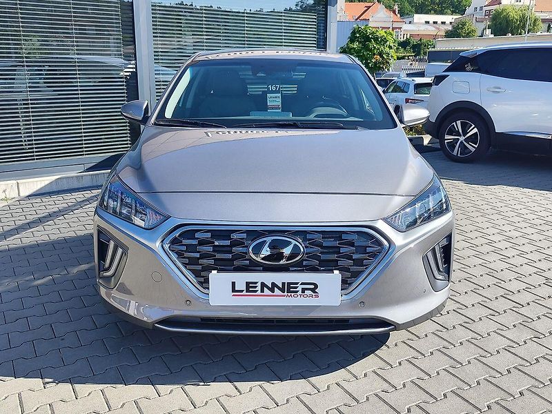 Hyundai Ioniq 1.6 GDI/104kW MY20 Style PHEV - fotka 2 z 37