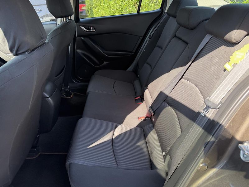 Mazda 3 (2014) 2.0i 88 kW/automat/revolution - fotka 13 z 19
