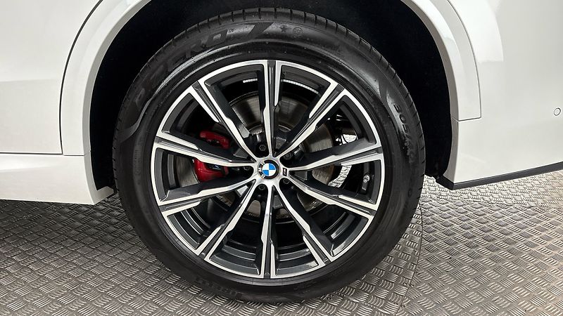 BMW X5 30d AUT xDrive M-paket - fotka 19 z 29