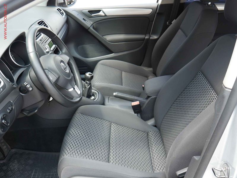 Volkswagen Golf (2011) 1.2 TSi, Trendline - fotka 9 z 16