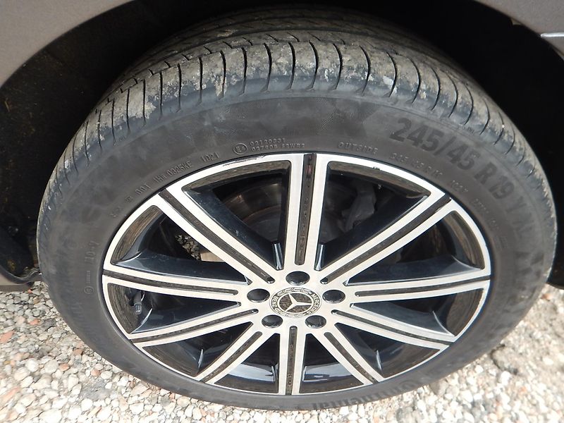 Mercedes-Benz Třídy V V 300 d, 7 MÍST, 174 kW - fotka 19 z 29