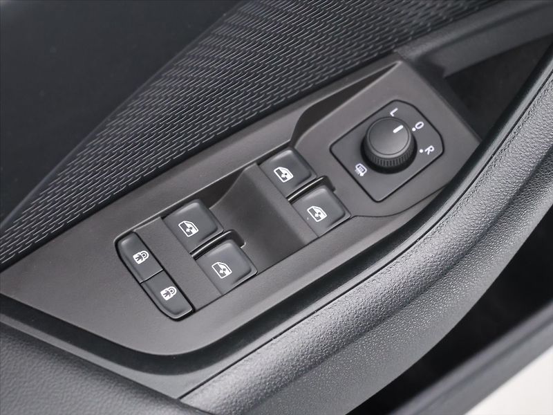 Škoda Octavia 2,0 TDI 85kW Ambition CZ DPH - fotka 15 z 36